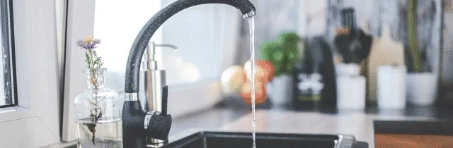 Nettoyage des drains de cuisine